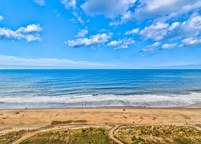 Convenient Beachfront With Balcony Pools Tennis Gym & Ac * Ocean City