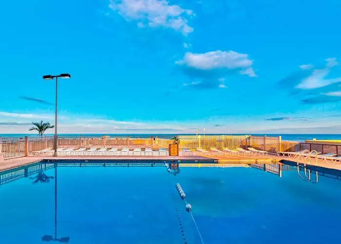 Convenient Beachfront With Balcony Pools Tennis Gym & Ac *