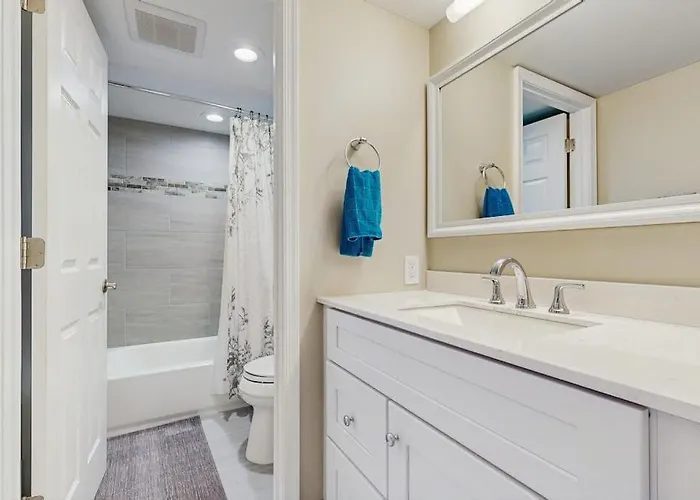 Convenient Beachfront With Balcony Pools Tennis Gym & Ac *