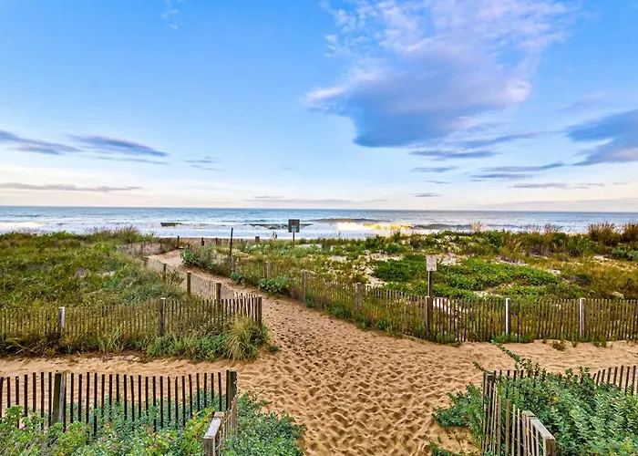 Convenient Beachfront With Balcony Pools Tennis Gym & Ac Holiday home Ocean City