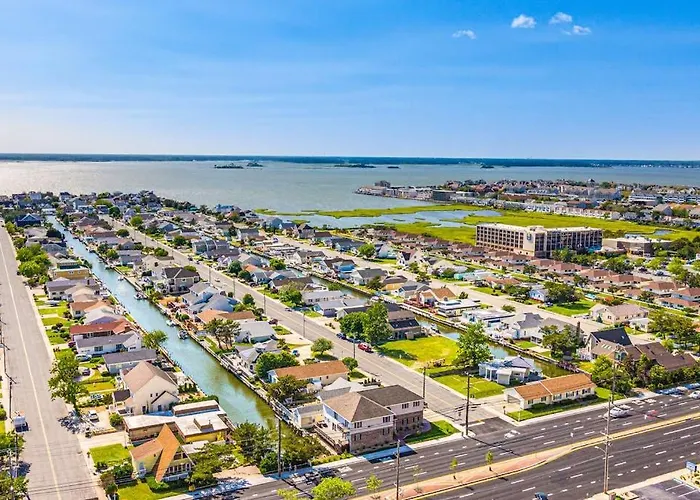 Convenient Beachfront With Balcony Pools Tennis Gym & Ac *